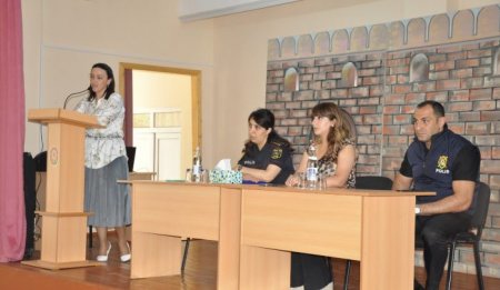 Abşeron rayonu Ceyranbatan qəsəbəsi 1 saylı tam orta məktəbin şagirdləri “Narkotiklərə yox” deyir