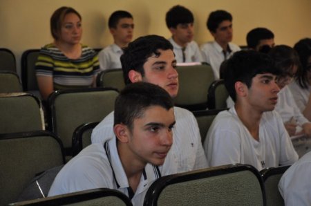 Abşeron rayonu Ceyranbatan qəsəbəsi 1 saylı tam orta məktəbin şagirdləri “Narkotiklərə yox” deyir