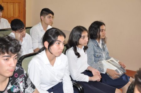 Abşeron rayonu Ceyranbatan qəsəbəsi 1 saylı tam orta məktəbin şagirdləri “Narkotiklərə yox” deyir