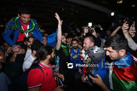 Avropa çempionu olan minifutbol millimiz Bakıda - FOTO Avropa çempionu olan minifutbol millimiz Bakıda - FOTO