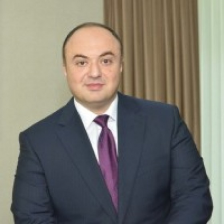 Emin Mirzəyev qazilərin, şəhid ailələrinin, veteranların yaxın dostudur Emin Mirzəyev qazilərin, şəhid ailələrinin, veteranların yaxın dostudur