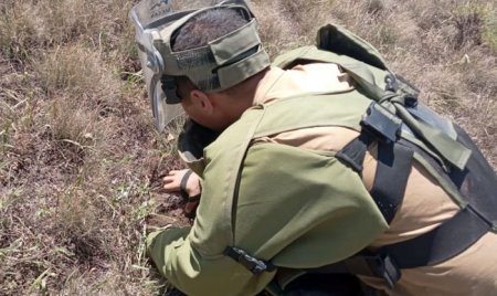 Laçında ermənilərin basdırdığı mina sahəsi AŞKARLANDI - FOTOLAR Laçında ermənilərin basdırdığı mina sahəsi AŞKARLANDI - FOTOLAR