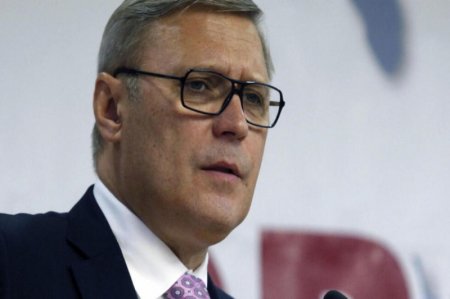 Keçmiş baş nazir agent kimi tanındı - FOTO