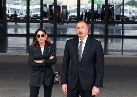 İlham Əliyev və xanımı “Crescent Mall”ın açılışında